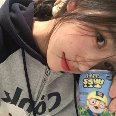 小姑娘艾萝依